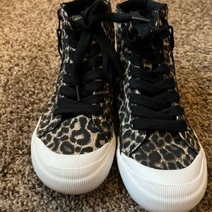 Rocket Dog sneakers!